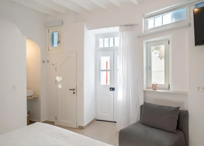 Skepi Boutique In Mykonos Town